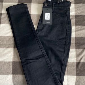 FASHION NOVA JEANS BRAND NEW NEVER WORN